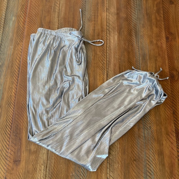 Women’s Anthropologie Liquid Shine Metallic Jogger Pants Large Silver - Picture 4 of 8
